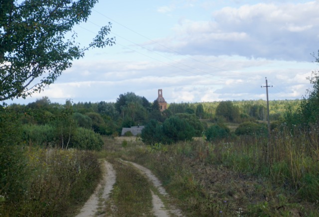 Наш лагерь: поход к храму Петра и Павла. Фото 1